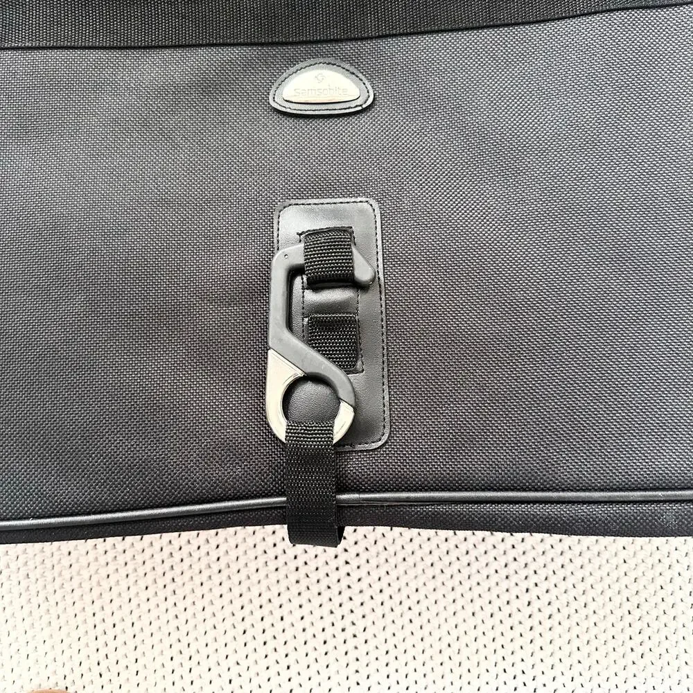 Samsonite Black Silhouette Suit Bi-Fold Garment Bag Fold Travel Shoulder Strap